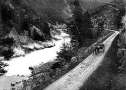 Dette kan ligne på en strekning i Djupdal i Buskerud. Landsk