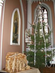Sarpsborg kirke. 1. juledag, 25.12.2007. Juletre og julekryb