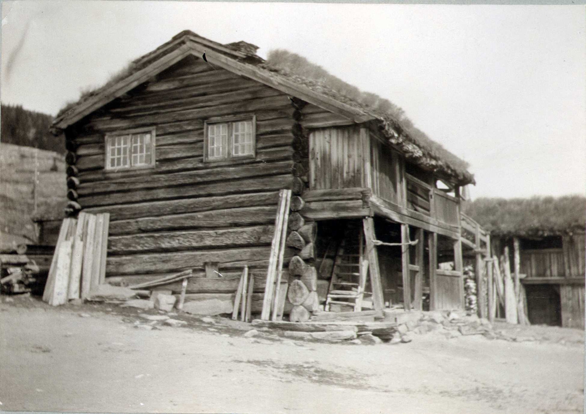 Prestestuen, Melby, Kvikne, Nord-Fron, Oppland. Fotografert 1908.
