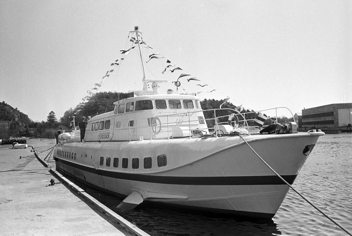 Serie. Hydrofoilbåten "Flyvefisken" ved Mandal. Fotografert mai 1965.