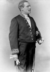 Portrett, Hr Otto Løvenskiold, i uniform som legasjonsråd el