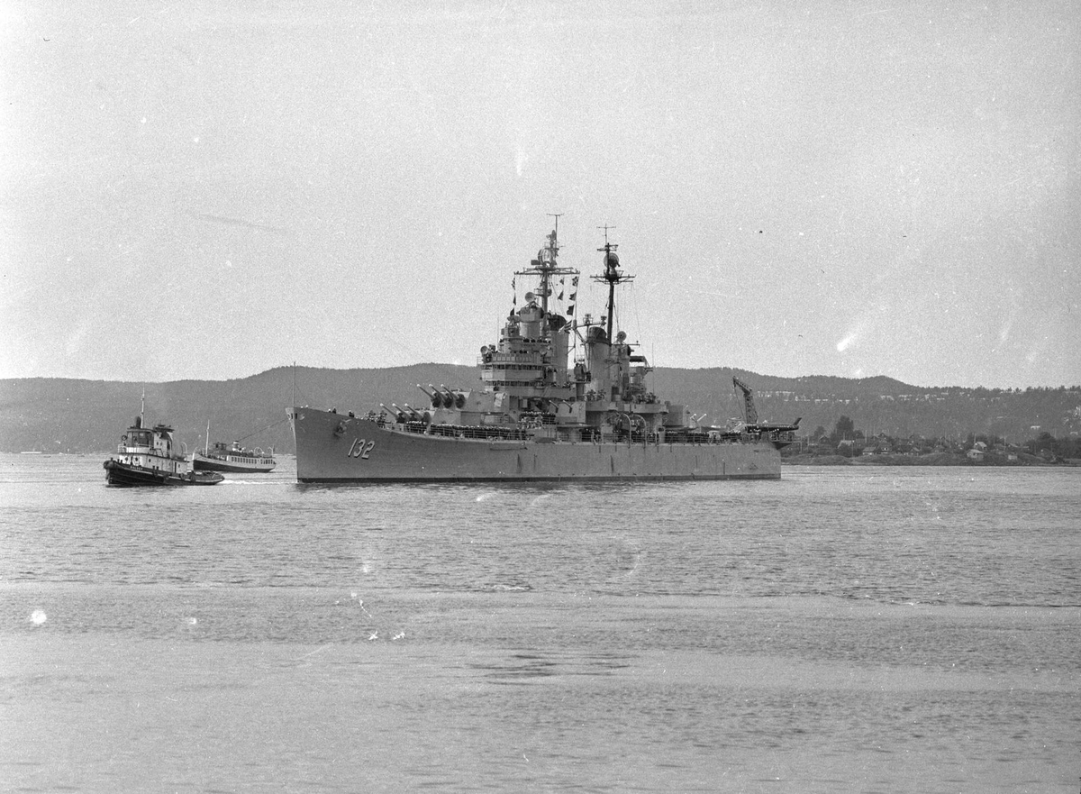 Marinefartøy og mindre båter, flåtebesøk. Juli 1958.