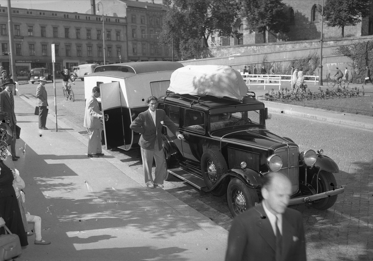 Oslo, august 1951. Campingvogn og bil.