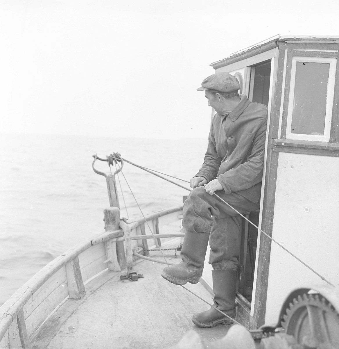 Son, 10.06.1961, reketråler, Kjøvangen, Oslofjord, fisker i arbeid.