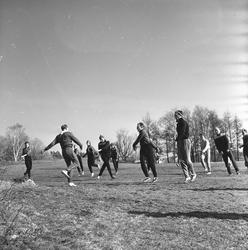 Fredrikstad, 31.03.1957, friidrettstrening i Brattelibakken.