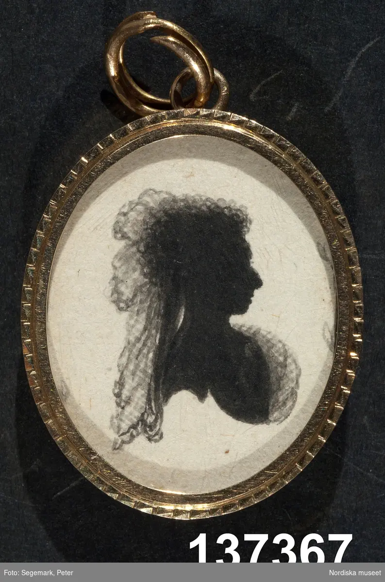Silhuettporträtt, dam, bröstbild, profil höger.