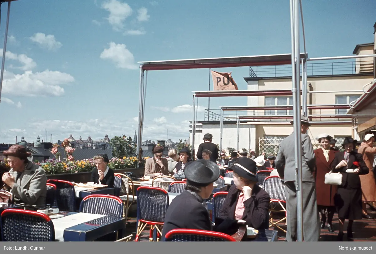 Stockholm. Kafé och restaurang på varuhuset PUB:s takterrass, 1938