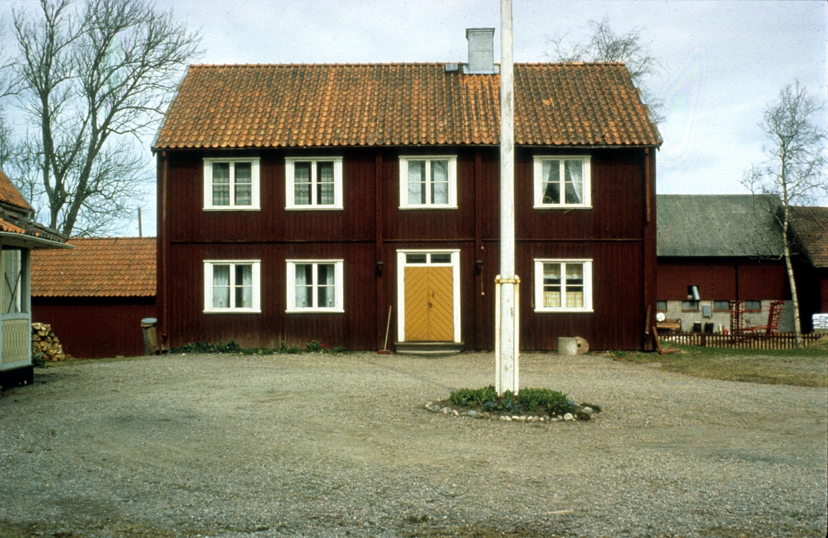 Flygelbyggnad, Hökhuvuds prästgård, Hökhuvud socken, Uppland 1982