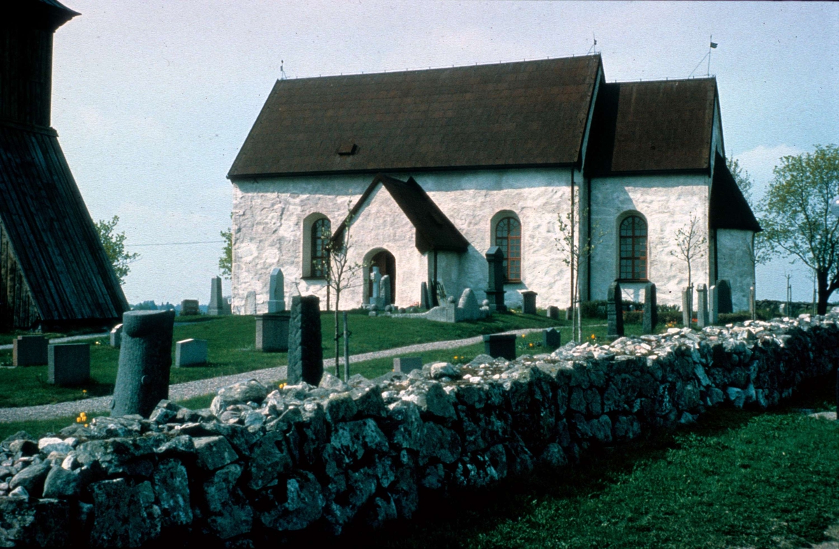 Orkesta kyrka, Uppland 1981
