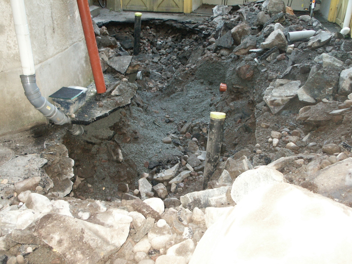 Arkeologisk schaktningsövervakning, kvarteret Hattmakaren, Östhammar 2005