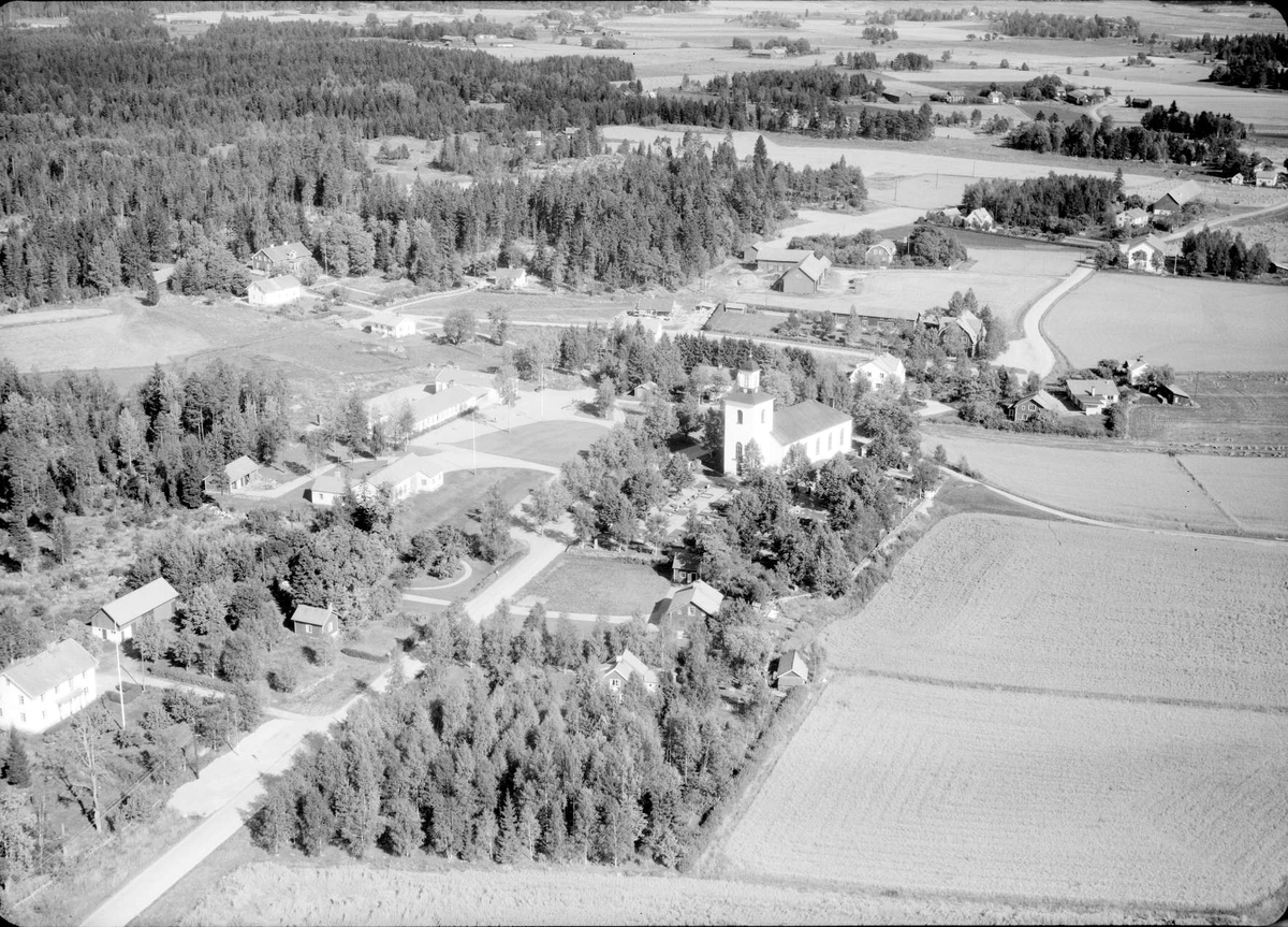 Flygfoto över Huddunge, Huddunge socken, Uppland 1963