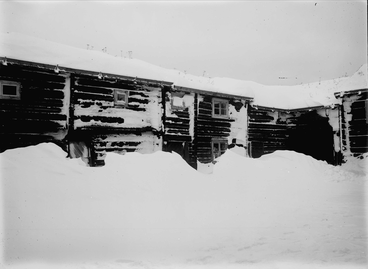 Gränbygården på friluftsmuseet Disagården, Gamla Uppsala i snö år 1931