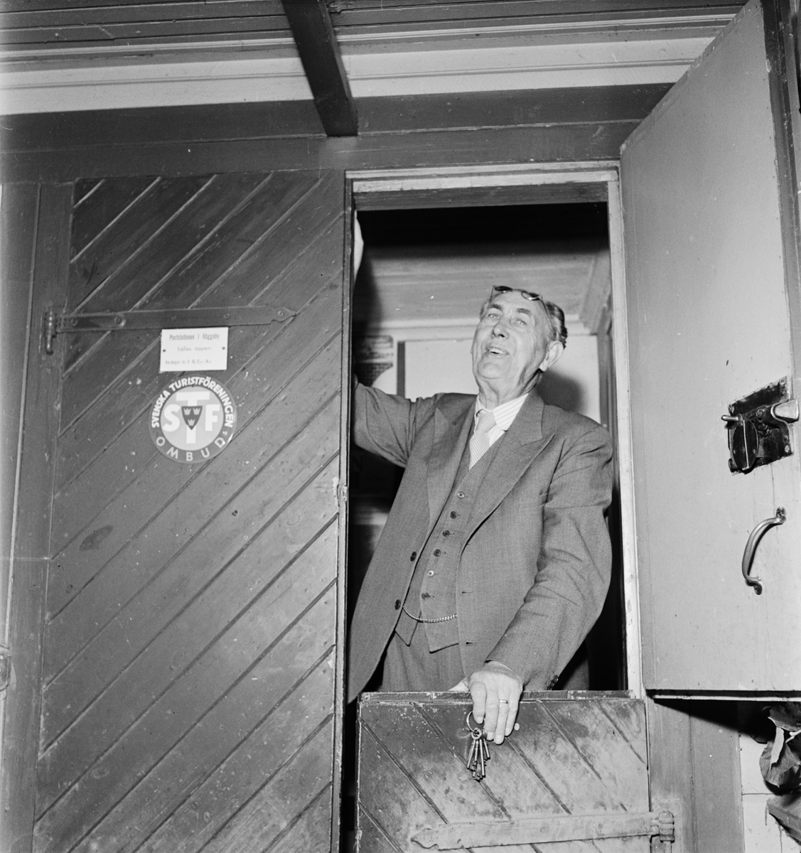 Postmästare Kjellbom - Häggeby postkontor läggs ned, Uppland 1954