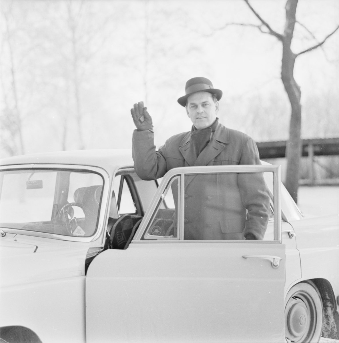 Vinter - man vid bil, Uppsala december 1962