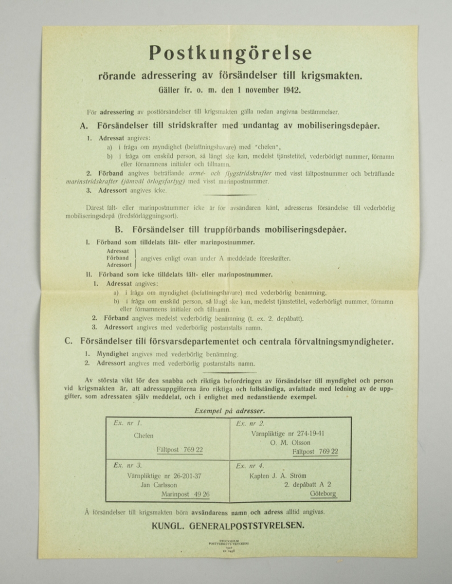 Kuvertet med blankettsats, på kuvertet står "Blankettsats för utbyte till etui som icke insättas till Försvarsavd." Stämplad "Kungl. Generalpoststyrelsen Driftbyrån 17 MRS 1956 Försvarsavdelningen".
Innehåller: 
1. Postförpassning - Bl F. 25. 1 st.
2. Fältpostetikett - Bl F 15d. 1 st.
3. Mottagningsbevis - Bl 328. 10 st.
4. Tj. inbet. kort - Bl 704. 10 st.
5. Inbet. kort- Bl 703 a. 10 st.
6. Adresskort - Bl 239 b. 10 st.
7. Blankett för, Uppsägning av postsparbankmedel - Bl 612. 10 st
8. Mottagningsbevis - Bl 135. 2 st.
9. Posttaxor fr.o.m. 1 Juli 1955. 1 st.
10. Postkungörelser. 2 st.
11. Underhållstjänstinstruktion, 1955 års upplaga. 1 st.
12. Postlista - Bl F6. 1 st.
13. Redovisningsjournal - Bl F.5. 1 st.
14. Inrikes postanvisning. Bl 11. 10 st.