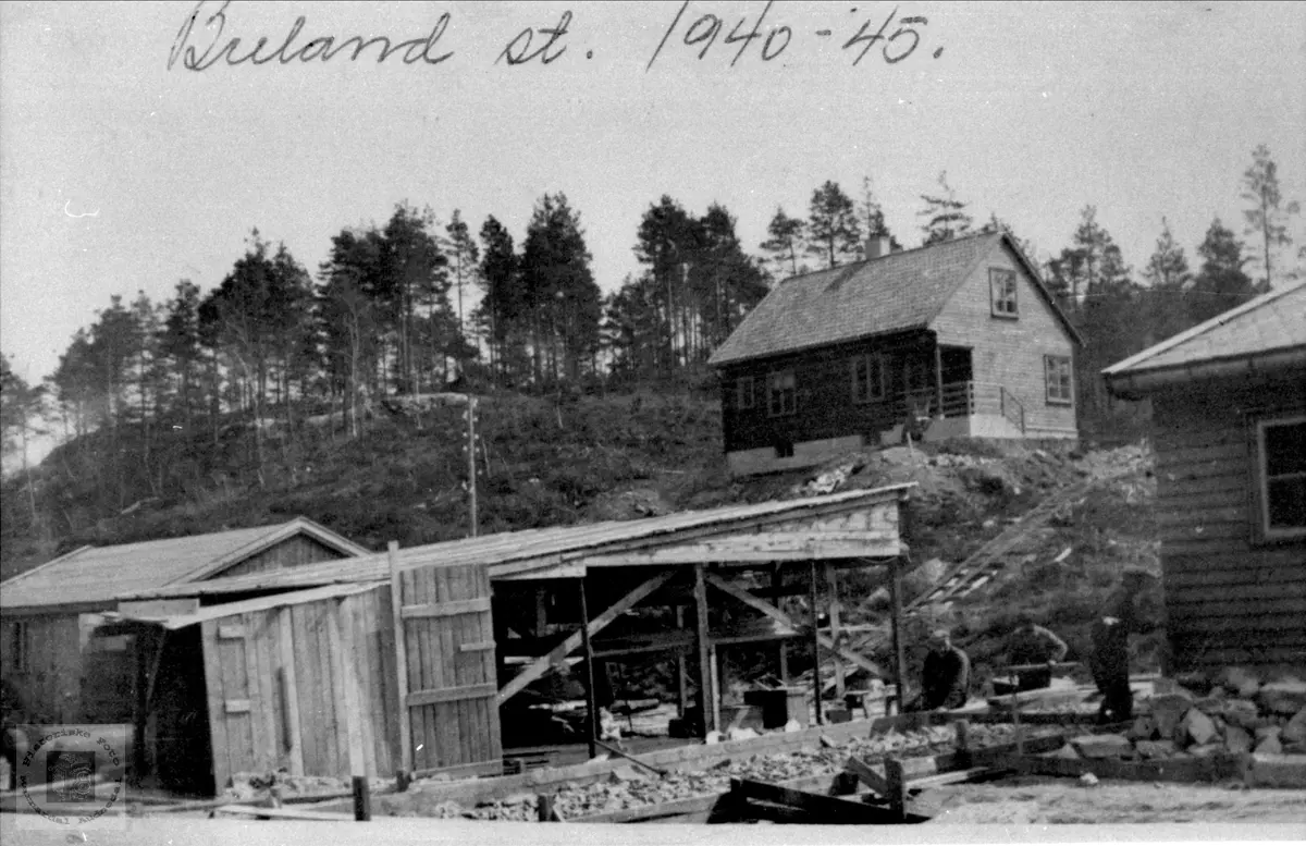 Breland stasjon under bygging, Breland i Øyslebø.