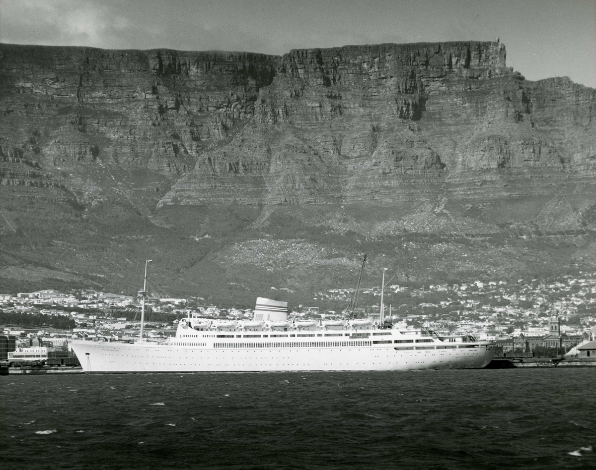 M/S Bergensfjord (b.1956, Swan, Hunter & Wigham Richardson Ltd., Wallsend)