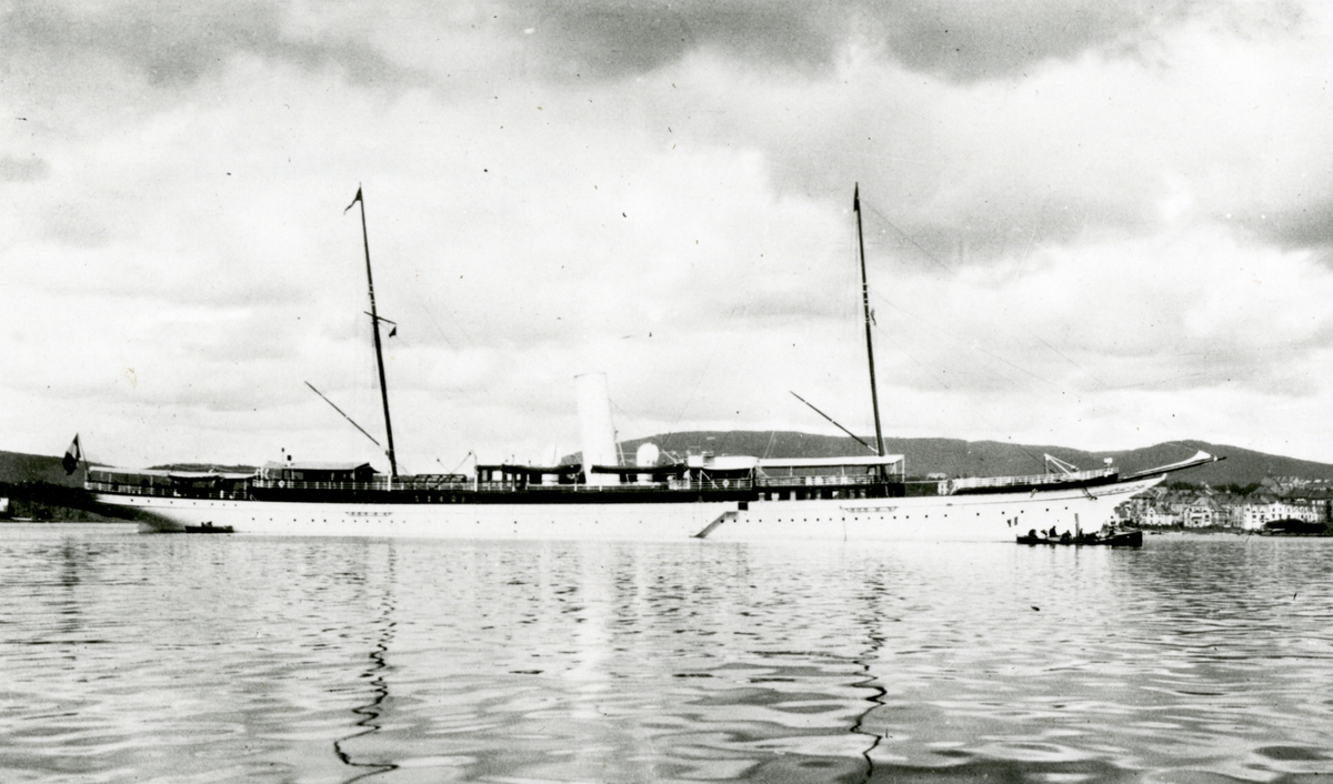 D/Y Atmah (b.1898, Fairfield Shipbuilding & Engineering Co.Ltd., Glasgow)