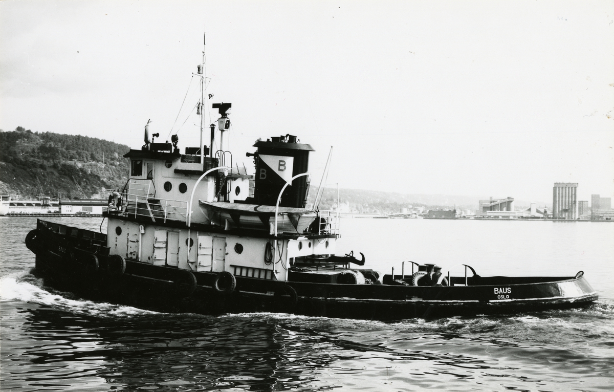 M/S 'Baus' (Ex. Grønsund, ST-774, DPC-76)(b.1943, Decatur Iron & Steel Co., Decatur, Alabama), - i Oslo.