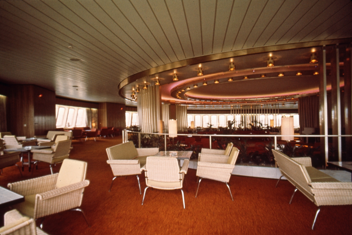 Garden Lounge. - Ombord i M/S 'Vistafjord' (b.1973, Swan, Hunter & Wihham Richardson, Wallsend).