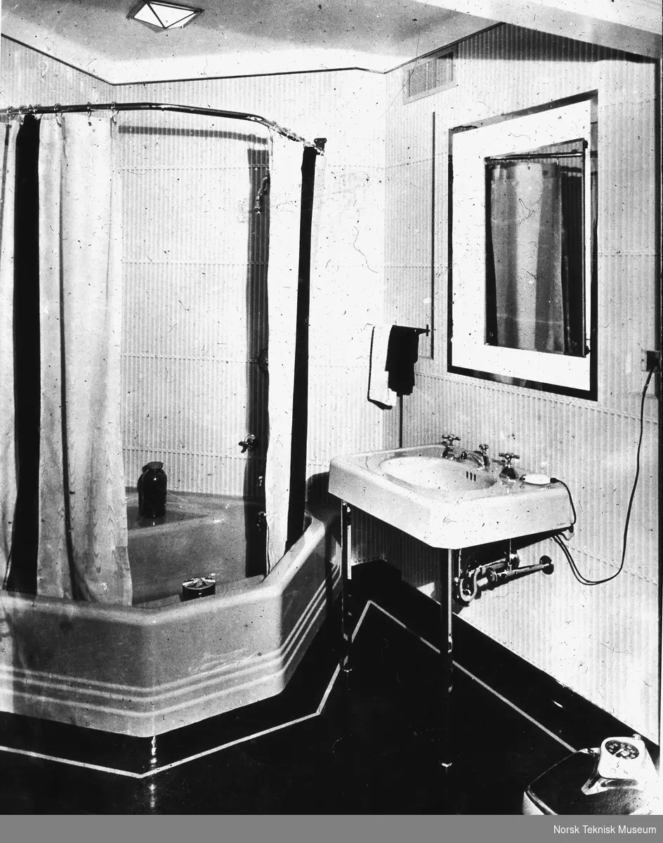 Bad med dusjkabinett, 1930-tallet