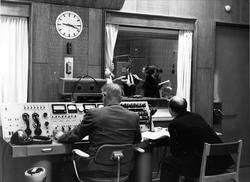 Inspektør Erling Hille og instruktør Knut Thomassen i Kringk