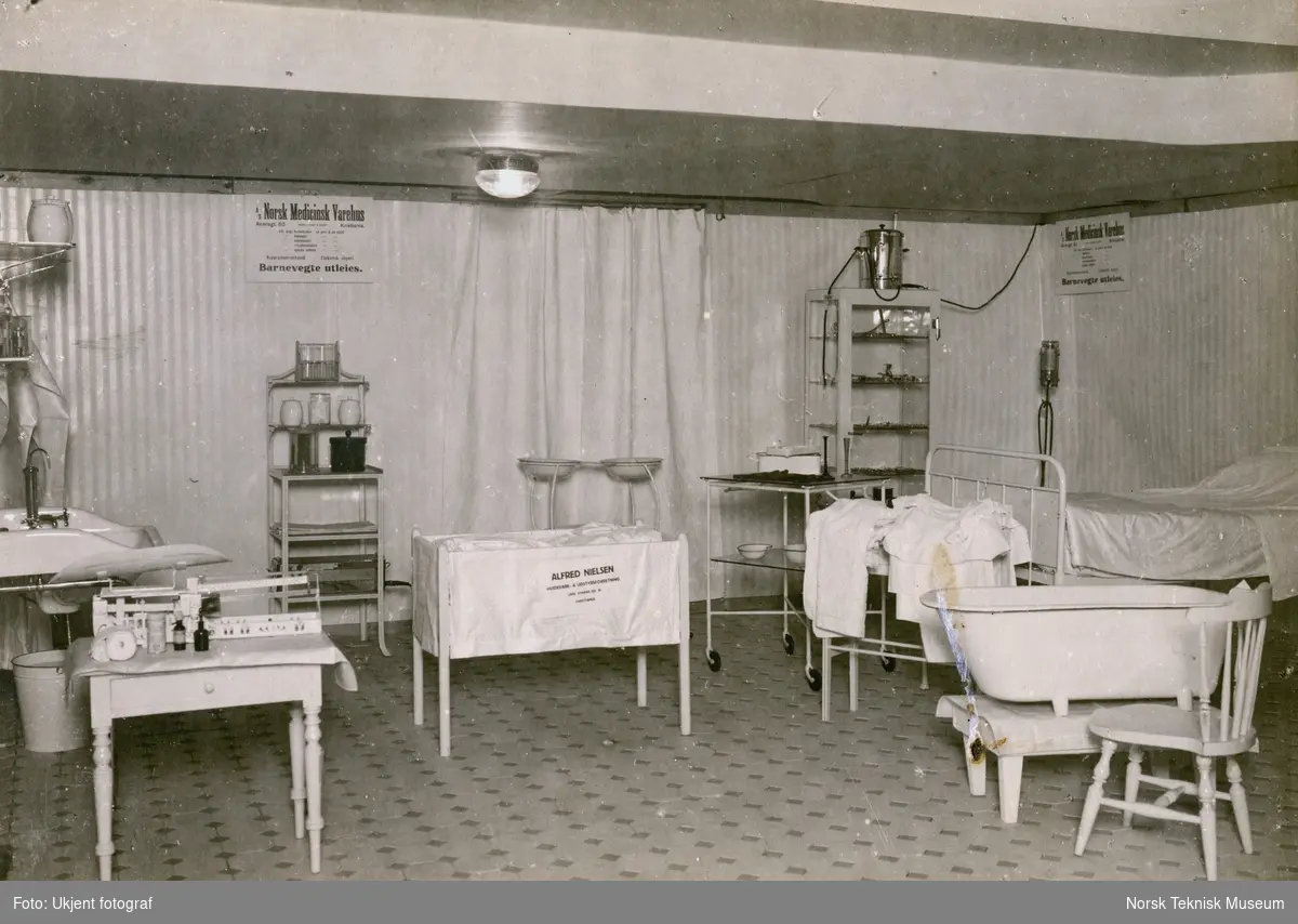 Barselhjemutstillingen 1916. Utstyr til fødeklinikk