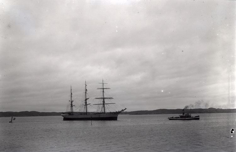 Enligt text som medföljde bilden: "Hamnen. 1913."