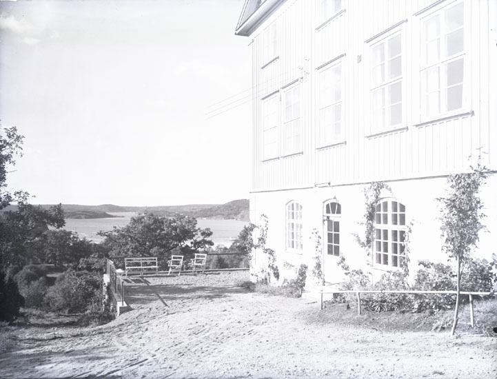 "1930. 80. Västkustens skola. Under rektor Hellerstedt tid."