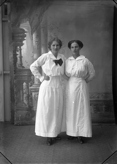 Enligt fotografens journal Lyckorna 1909-1918: "Jansson, Fr. Helena Breidablick, Lyckorna".
