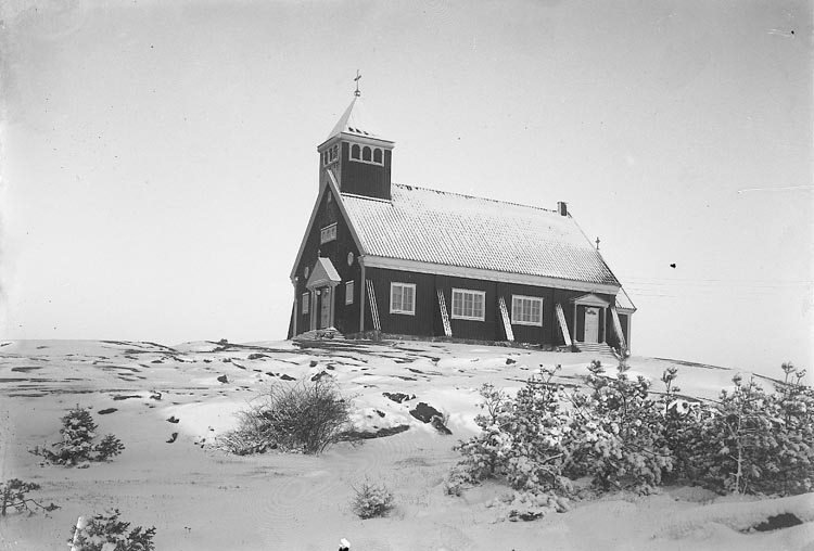 Enligt fotografens journal nr 5 1923-1929: "Stenunsunds kapell, Första Gudstjänsten".