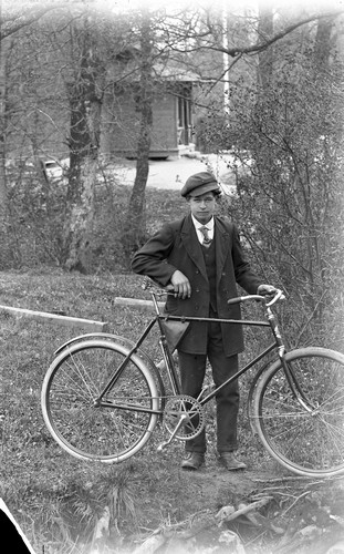 Man med cykel, Kvistrum