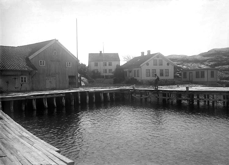 Juli 1924. Den gamla krogen, Florö.
