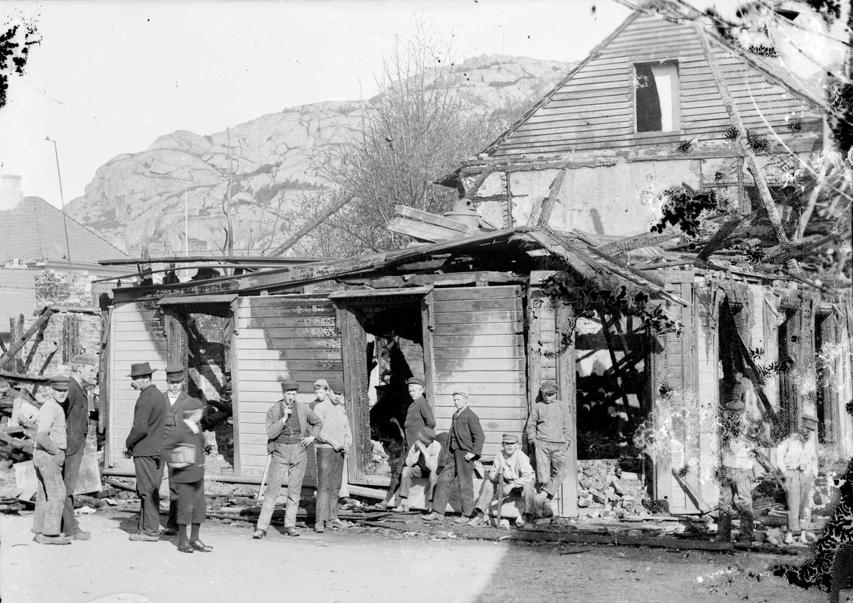 Storgaten 12 i Egersund etter brannen 10. mai 1896