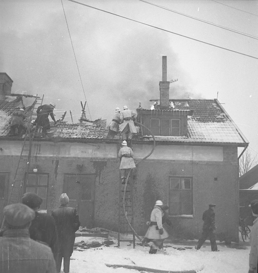 Text till bilden: "Eldsvåda. Dingleorten mejeri. Vintern 1947-1948.".
