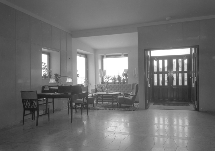 "Lysekil. Interiör. Hall, Hotell Lysekil. 1952.05.28"