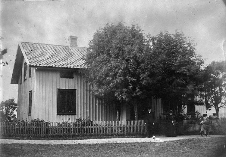Text till bilden:"Ett hus i Ljungskile".