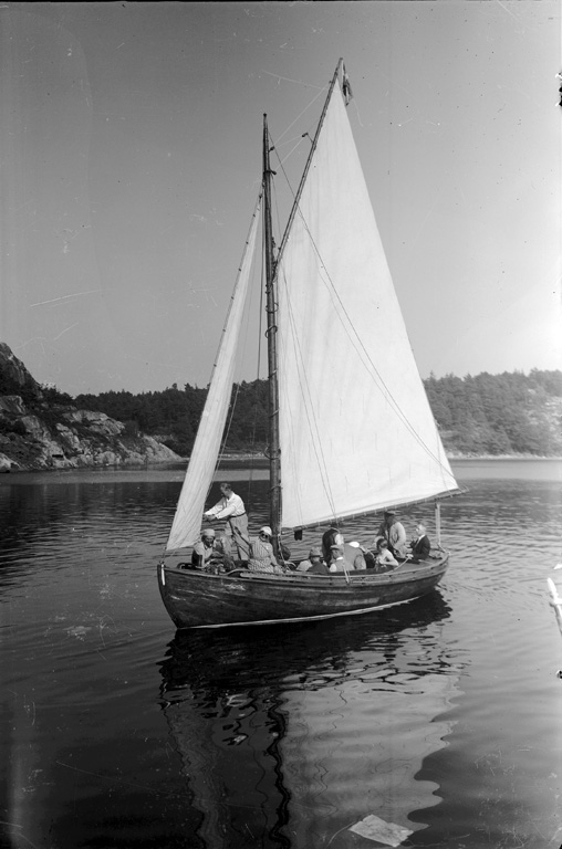 Text till bilden: "Hällekind 1947".