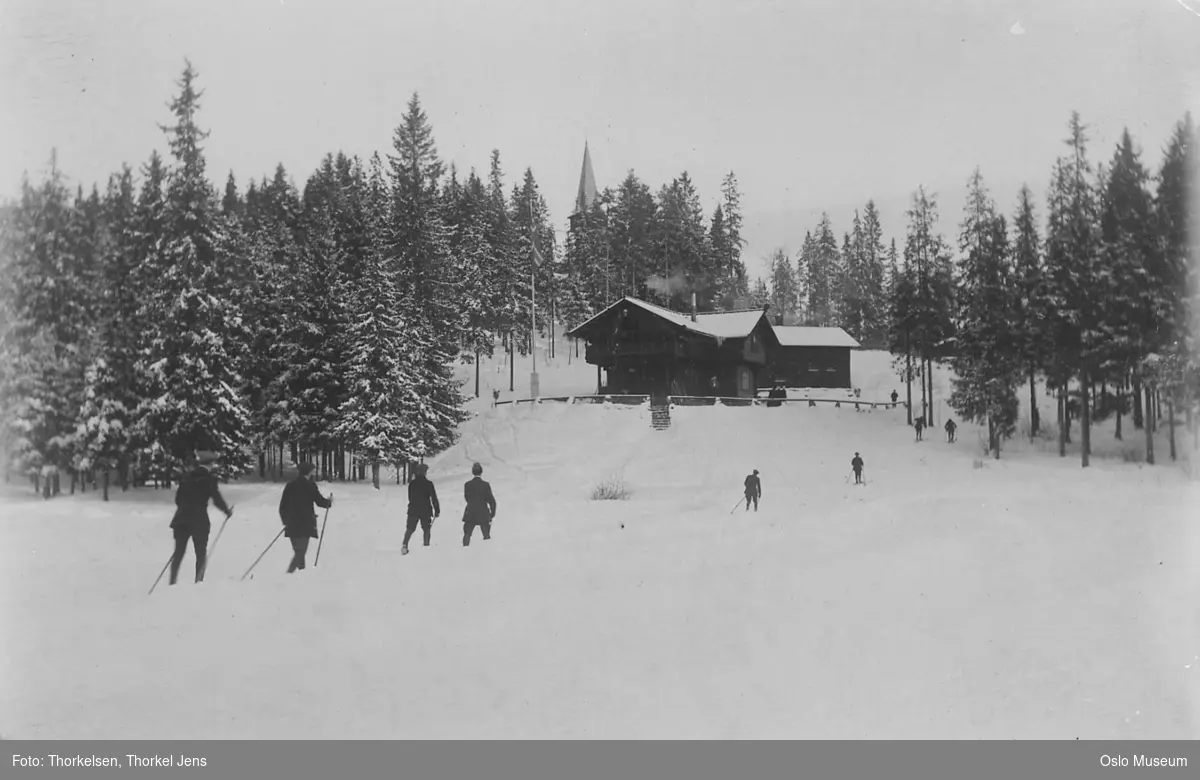 skog, snø, skiløpere, Peisestuen, Holmenkollen kapell