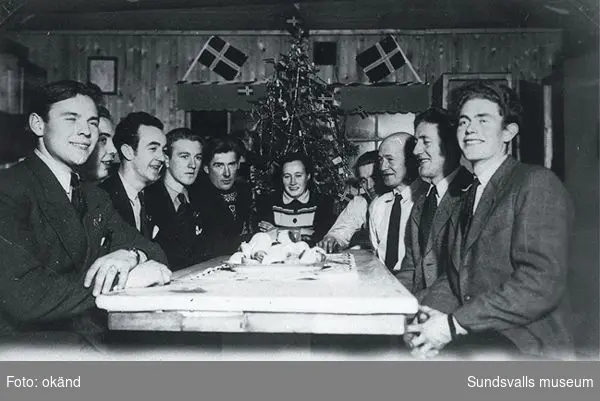 På skogsarbete i Bräcke.Julafton i Gillhov 1943.