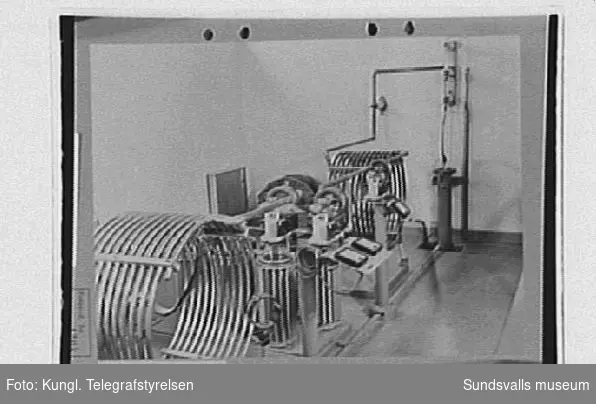 Interiör från radiosändare, antennavstämningskretsar, rundradiostationen i Ljustadalen, 1949.