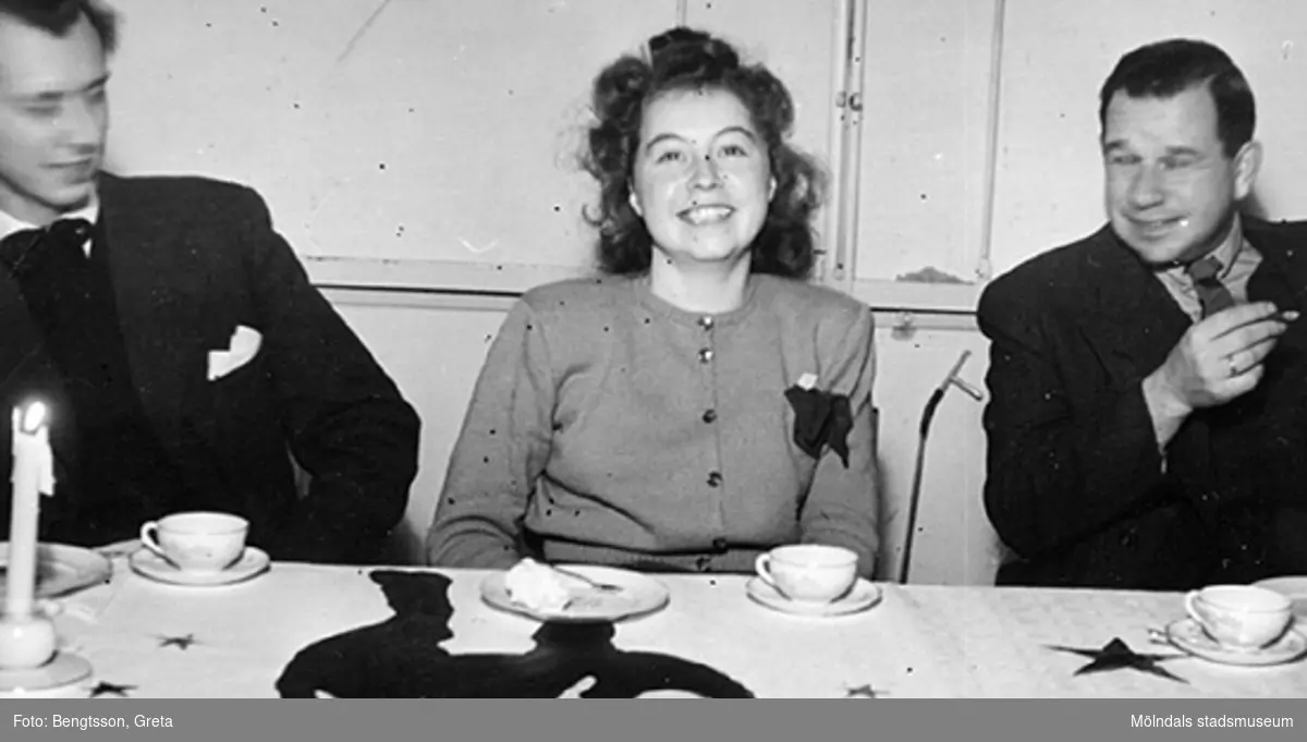 Ingenjör Per Bahne, sekreterare Barbro Knutsson (gift Meyer) och Dr. Singer.
SOAB-Svenska Oljeslageri AB, Kvarnbygatan, Mölndal 1943-1946.