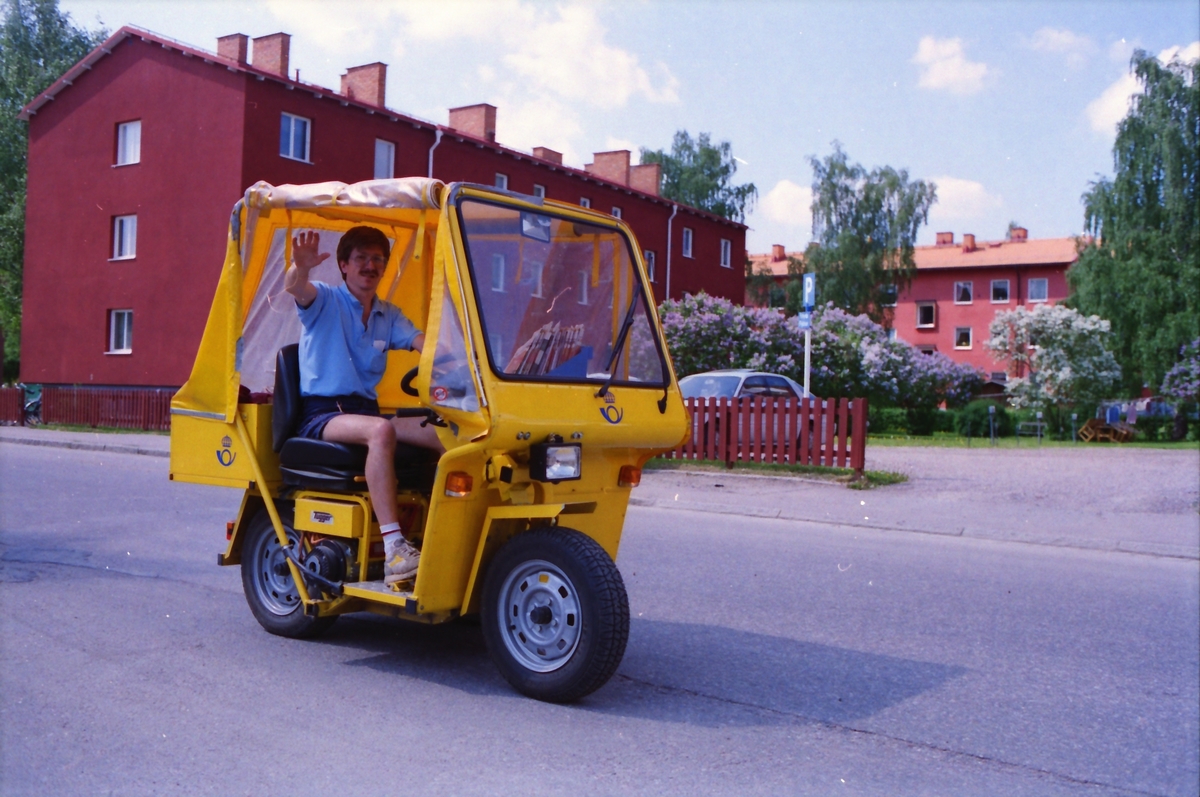 Elmopeden Tugger i stadsdelen Svartbäcken Uppsala, 1995.