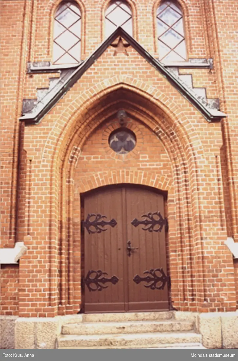 Fässbergs kyrka - entré.