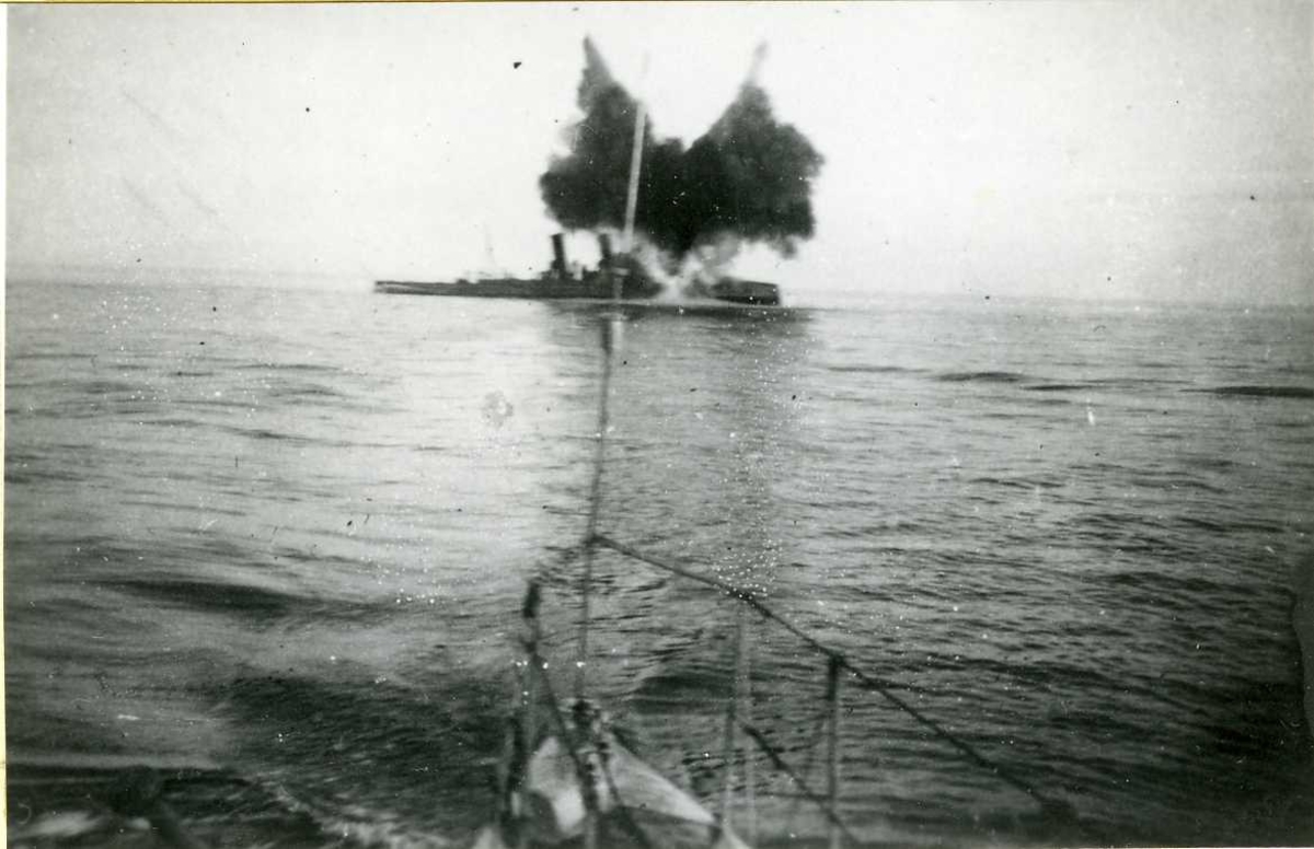 Utrangerad 1936.
Sänkning av kryssaren aug. 1939 med torped.