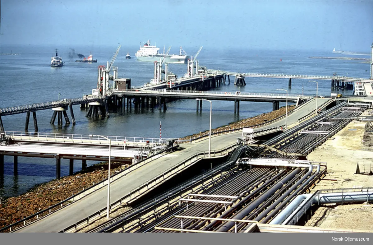 Oversiktsfoto av havneområde ved oljeterminalen i Teesside.