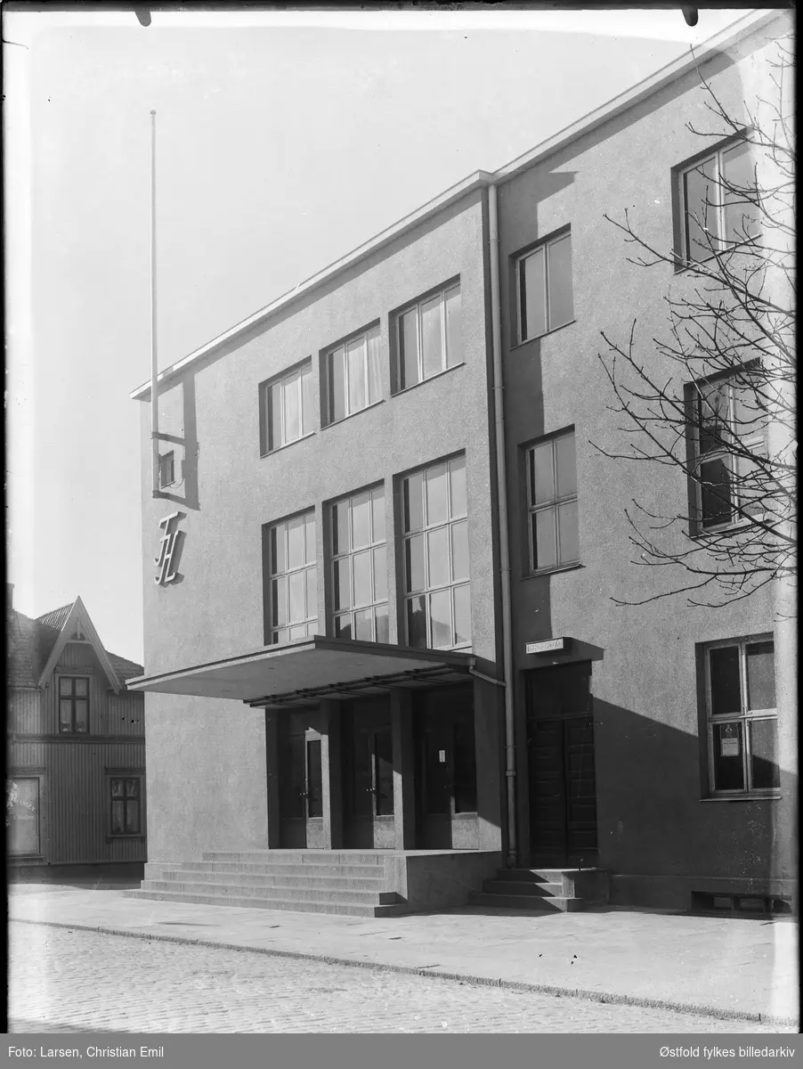 Folkets Hus i Sarpsborg St. Mariegate, eksteriør, nybygd i 1933.