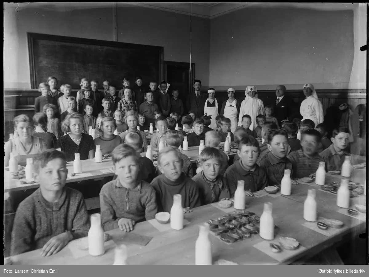 Skolefrokost i Sarpsborg 1935.