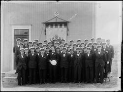 Arbeidernes mannnskor i Fagen i Sarpsborg 1936 utenfor forsa