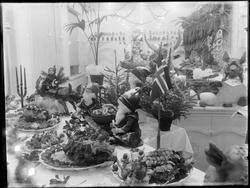 Utstilling av julemat hos slakter Otto Skjøren i Sarpsborg
